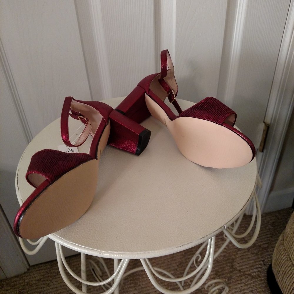 shoes - Picture 2 of 2